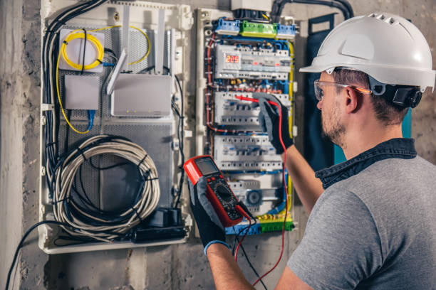 Best Affordable Emergency Electrician  in Holiday Island, AR
