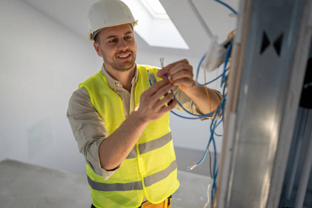 Best Circuit Breaker Repair  in Holiday Island, AR